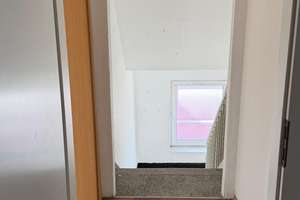 Frisch renovierte 2-Zimmer-Dachgeschoss-Wohnung mit neuem Bad und Garage in Gelsenkirchen-Horst – Die vollständige Adresse der Immobilie erhältst du vom Anbieter., 45899 Horst, Gelsenkirchen – Vorschaubild 12