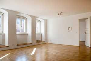 Stilvolle 2-Zimmer-Altbauwohnung in der Regensburger Altstadt – Wohnen mit Geschichte und Komfort – Regensburg – Vorschaubild 1