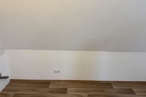 Modernisierte DG-Wohnung, 2-Zimmer-Küche, Bad in Mannheim-Luzenberg – Sandhoferstraße 28, 68305 Waldhof, Mannheim – Vorschaubild 3