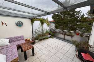 Gepflegte 2,5-Zi.-Wohnung mit 17 m² Dachterrasse und Domblick im mittleren Westen – 93049 Westenviertel, Regensburg – Vorschaubild 2