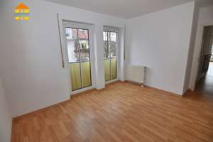 Traufhaftes Wohnen im Grünen - mit Balkon, Stellplatz und Tageslichtbad! – Meisenweg 2, 9235 Burkhardtsdorf – Vorschaubild 8