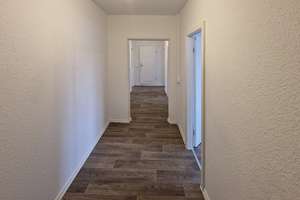 Hier ist ganz viel Platz! - 4-Zimmer-Wohnung mit Balkon, frisch renoviert - ** AB AUGUST **! – Ringstraße 197, 4209 Grünau-Mitte, Leipzig – Vorschaubild 12