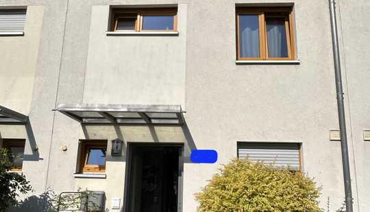 Bild von KfW-60 Reihenmittelhaus am Feldrand, mit Blick zum Taunus