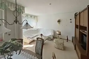 NÜRNBERG-ALTENFURT: GEPFLEGTE 3-ZI-HOCHPARTERRE-WOHNUNG MIT GROSSER LOGGIA UND EINZELGARAGE – Nürnberg – Vorschaubild 4