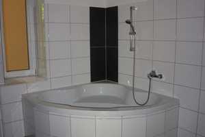 2. OG  - Eckbadewanne - EBK *** - WG-gerecht - frei ab 1.9.25 – Rembrandtstraße 45, 9111 Chemnitz – Vorschaubild 3