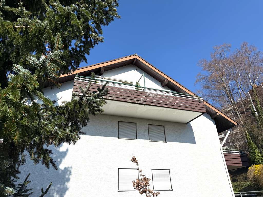 Immobilie in Bad Herrenalb - Appartement im Dach mit herrlichem Weitblick über die Kurstadt! - Bild 3