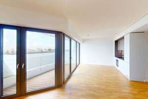 Großzügige 2-Zimmer-Wohnung an der Elbspitze – Am Strandkai 22, 20457 HafenCity, Hamburg – Vorschaubild 1