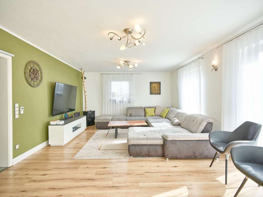 Immobilie in Kumhausen - !! Wunderschönes Einfamilienhaus mit Einliegerwohnung in Ruhiger Siedlungslage nahe Landshut !! - Bild 4