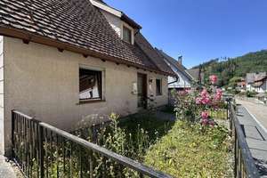 Platz für Ihre Wohnideen – Einfamilienhaus mit Potenzial in Triberg-Nußbach! – Die vollständige Adresse der Immobilie erhältst du vom Anbieter., 78098 Triberg im Schwarzwald – Vorschaubild 4
