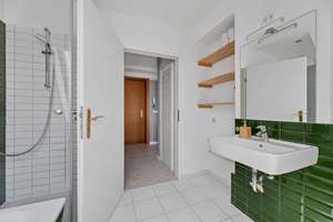 Bezugsfreie Dachgeschosswohnung mit Südterrasse und viel Gestaltungspotenzial – Die vollständige Adresse der Immobilie erhältst du vom Anbieter., 13357 Gesundbrunnen, Berlin – Vorschaubild 7