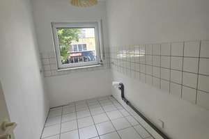 Wiesbaden-Biebrich: Stilvolle 3-Zimmer-Wohnung unweit des Rheinufers – Rheingaustraße 99a, 65203 Biebrich, Wiesbaden – Vorschaubild 13