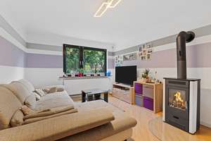 Frei verfügbar ! Gepflegtes Einfamilienhaus mit Vollkeller und Nebengebäude & Garage für 2 Fahrzeuge – Die vollständige Adresse der Immobilie erhältst du vom Anbieter., 22147 Rahlstedt, Hamburg – Vorschaubild 3
