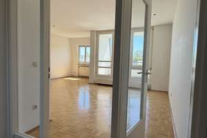 Traumhafte 2,5-Zi-Dachgeschosswohnung in Bogenhausen – Taimerhofstraße 22, 81927 Oberföhring, München – Vorschaubild 5
