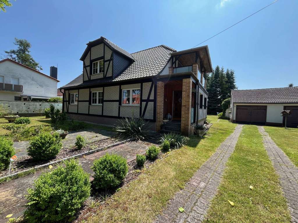 Immobilie in Massen-Niederlausitz - Charmantes EFH mit Nebengebäude, großzügigem Grundstück und Garage – Ihr neues Zuhause wartet! - Bild 0