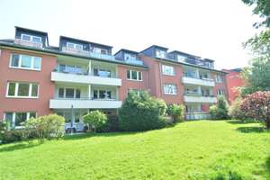Sanierte 4-Zimmer- Wohnung mit West-Balkon und einer neuen Einbauküche!