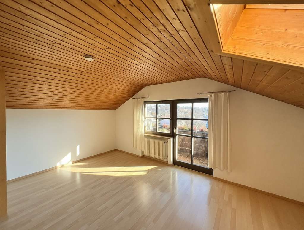 Immobilie in Murnau am Staffelsee - Ruhige 1,5-Zimmer Dachgeschoß-Wohnung in Murnau - Bild 1