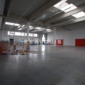 Ca. 7.900 qm Lager- / Logistikflächen | 20x Rampe + 1x ebenerdig | ca. 4,10 - 7,80 m UKB