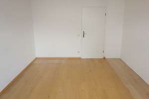 EINFAMILIEN-REIHENMITTELHAUS PARKETT 4 ZIMMER MOD. BÄDER+G-WC GARTEN TERRASSE GARAGE IN HASSELS – Oberheider Straße 35, 40599 Hassels, Düsseldorf – Vorschaubild 19