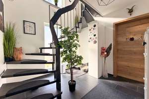 Repräsentatives Wohnen – Exklusives Einfamilienhaus in massiver Bauweise mit PV-Anlage – Die vollständige Adresse der Immobilie erhältst du vom Anbieter., 91481 Münchsteinach – Vorschaubild 9