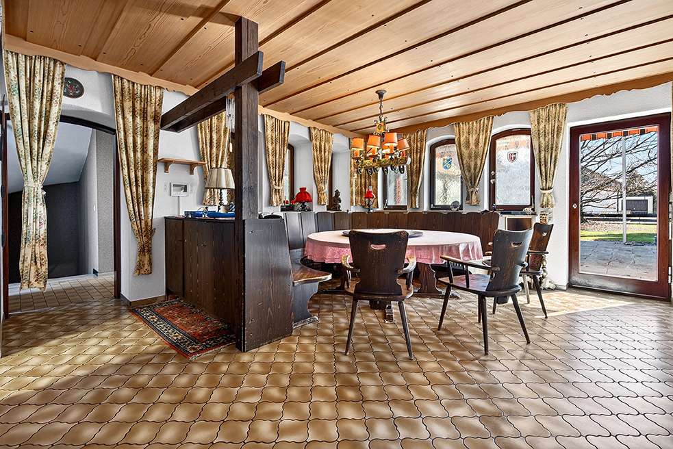 Immobilie in Vöhringen - Großzügiges Einfamilienhaus mit Einliegerwohnung und Praxis im Herzen von Vöhringen - Bild 10