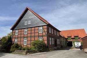 --Bieterverfahren-- Hofstelle im Herzen des Dorfkerns – Die vollständige Adresse der Immobilie erhältst du vom Anbieter., 31737 Rinteln – Vorschaubild 2