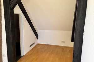Moderne DG-Wohnung 98 qm, luftiges Wohnzimmer – Alsenplatz 3, 45138 Huttrop, Essen – Vorschaubild 5