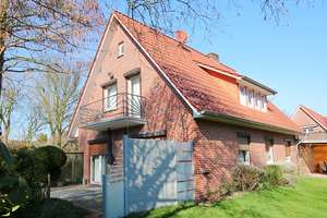 Einfamilienhaus mit überdachter Terrasse und großem Gartengrundstück in Bad Zwischenahn - Dänikhorst – Die vollständige Adresse der Immobilie erhältst du vom Anbieter., 26160 Bad Zwischenahn – Vorschaubild 2