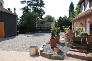 Ein Domizil in ruhiger Lage mit 3 Wohneinheiten, Pferdestall, Werkstatt und Padock – Segeberg (Kreis) – Vorschaubild 6