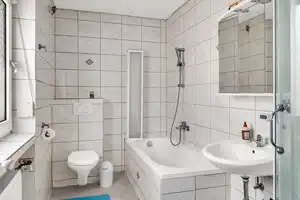 Traumhaftes Ein-/Zweifamilienhaus in Lehrensteinsfeld – Großzügiges Wohnen für die ganze Familie! – Heilbronn (Kreis) – Vorschaubild 16