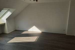 freundliche 2-Zimmer Dachgeschosswohnungen im Bielefelder Westen – Voltmannstraße 165, 33613 Schildesche, Bielefeld – Vorschaubild 2