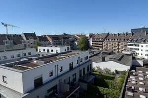 Modernisierungsbedürftige 2-Zimmerwohnung mit 2 Balkonen und TG-Platz – Martinstr. 43, 40221 Bilk, Düsseldorf – Vorschaubild 2