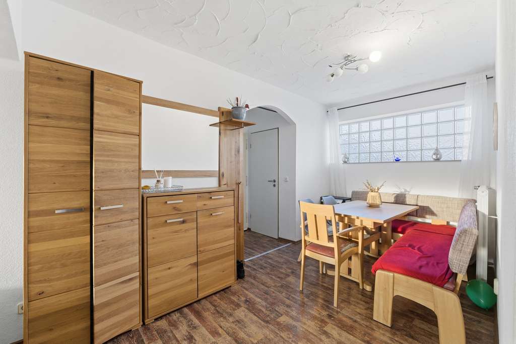Immobilie in Bergheim - Komfortables Zuhause: 4 Zimmer, Balkon & viel Licht - Bild 2