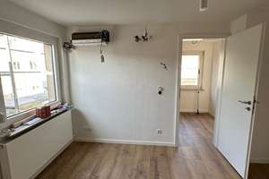 Frisch sanierte 4,5 - Zimmer Maisonette Wohnung in 2-Familienhaus in zentraler Lage mit EBK – 55246 Mainz-Kostheim, Wiesbaden – Vorschaubild 14