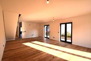 Erstbezug! Hochwertige A+ Energieeffizienz -  Neubau DHH mit Terrasse,  Garten, PV-Anlage, – Malchiner Str. 33b, 15366 Neuenhagen bei Berlin – Vorschaubild 4