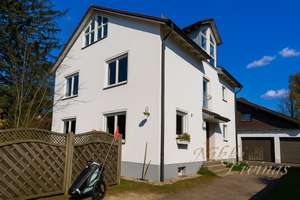 Mehrfamilienhaus mit drei Wohneinheiten in Gräfelfing – Die vollständige Adresse der Immobilie erhältst du vom Anbieter., 82166 Gräfelfing – Vorschaubild 1