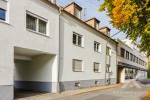 Anlageobjekt in Bestlage: Mehrfamilienhaus mit 6 Garagen direkt an der Fußgängerzone in Weiden – Weiden in der Oberpfalz – Vorschaubild 1
