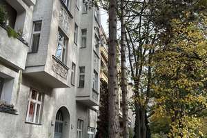 Altbaujuwel in Steglitz-Zehlendorf: Großzügige 3-Zimmerwohnung mit Balkon und Eigennutzoption! – Gélieustraße 10, 12203 Lichterfelde, Berlin – Vorschaubild 4