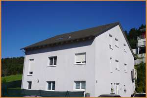 Neuwertiges 3-Familien-Wohnhaus mit phantastischem Ausblick in beliebter Wohnlage zu verkaufen ! – Die vollständige Adresse der Immobilie erhältst du vom Anbieter., 77787 Nordrach – Vorschaubild 5