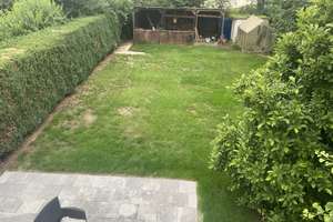 Großzügige Doppelhaushälfte mit Wintergarten, Sauna und 500 m² Garten – sofort bezugsfrei