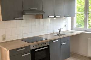 Kurzfristig Nachmieter gesucht! 2 Zimmer Wohnung mit Einbauküche! – Cracauer Str. 36, 39114 Cracau, Magdeburg – Vorschaubild 1