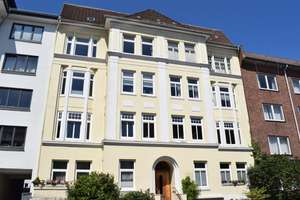 Vermietete charmante 3,5 Zimmer-Altbauwohnung in
             Kiel-Blücherplatz – Die vollständige Adresse der Immobilie erhältst du vom Anbieter., 24105 Blücherplatz, Kiel – Vorschaubild 2