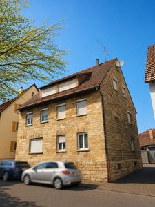 MFH mit Entwicklungspotenzial: 4 Wohneinheiten, optional mit große Lagerhalle im Innenhof!
