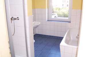 3 - Raumwohnung mit Laminat, Balkon – St. Michael Str. 9, 39112 Magdeburg – Vorschaubild 5