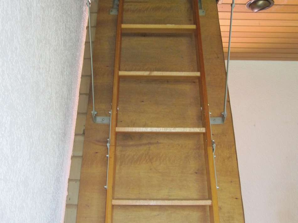 Treppe zum Spitzboden