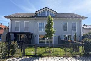Hochwertiges Neubau-Reihenhaus in Parsdorf  (Selbstbezug möglich) – Die vollständige Adresse der Immobilie erhältst du vom Anbieter., 85599 Vaterstetten – Vorschaubild 1
