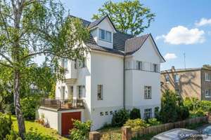 Traumhafte Stadtvilla in malerischer Wassernähe