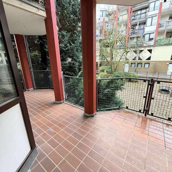 *** helle 4-Zimmer-Wohnung auf zwei Etagen - zwei Balkone und einer Terrasse - Vaalserquartier ***