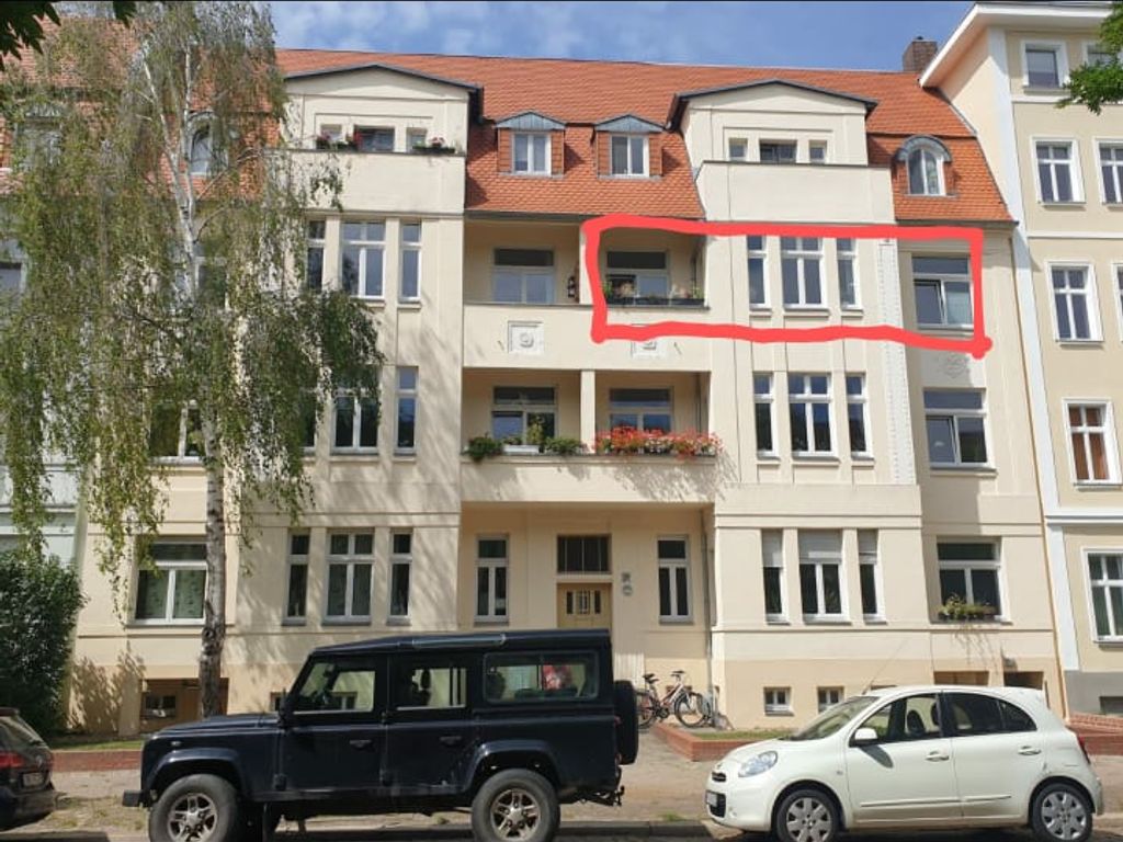 Neuwertige 4RaumWohnung mit 2 Balkonen und Einbauküche