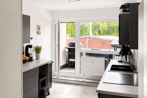 Stilvolle 2,5-Zimmer-Wohnung mit großem Süd-West-Balkon – Wohnen direkt am Ümminger See – Am Vorort 9, 44894 Langendreer/Alter Bahnhof, Bochum – Vorschaubild 2