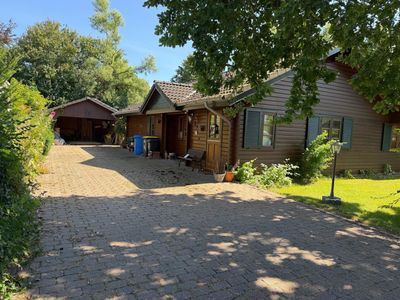Idylisch in die Natur eingebettetes Holzhaus in Süderheistedt